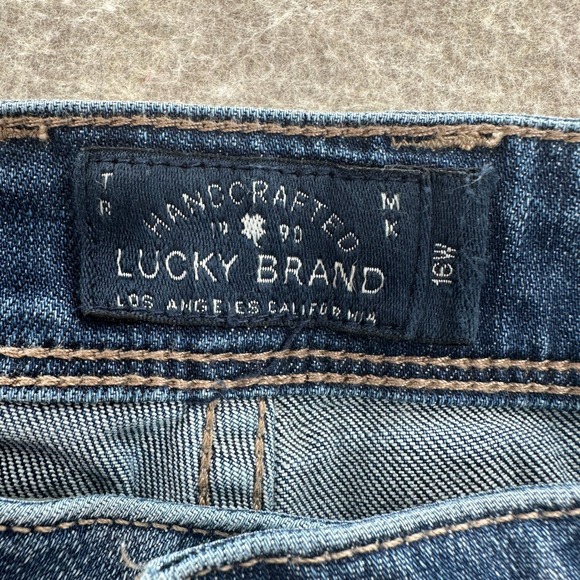 Lucky Brand Georgia Bermuda Shorts 16W Denim Blue Embroidered Frayed Hem Cutoff - Picture 3 of 9